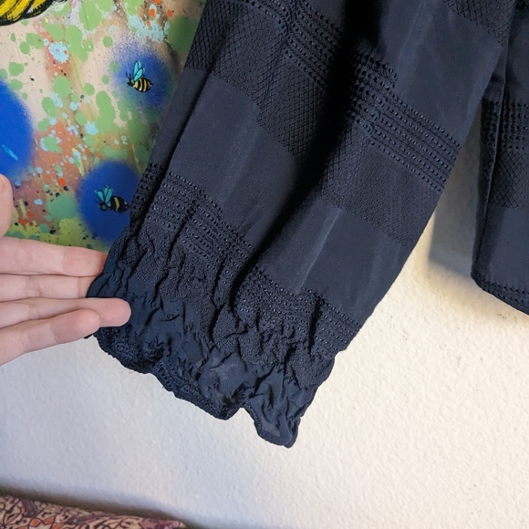 Becken Navy Blue Embroidered Shirred Cuff Button Front Poplin Blouse Sz 6 - Picture 4 of 12